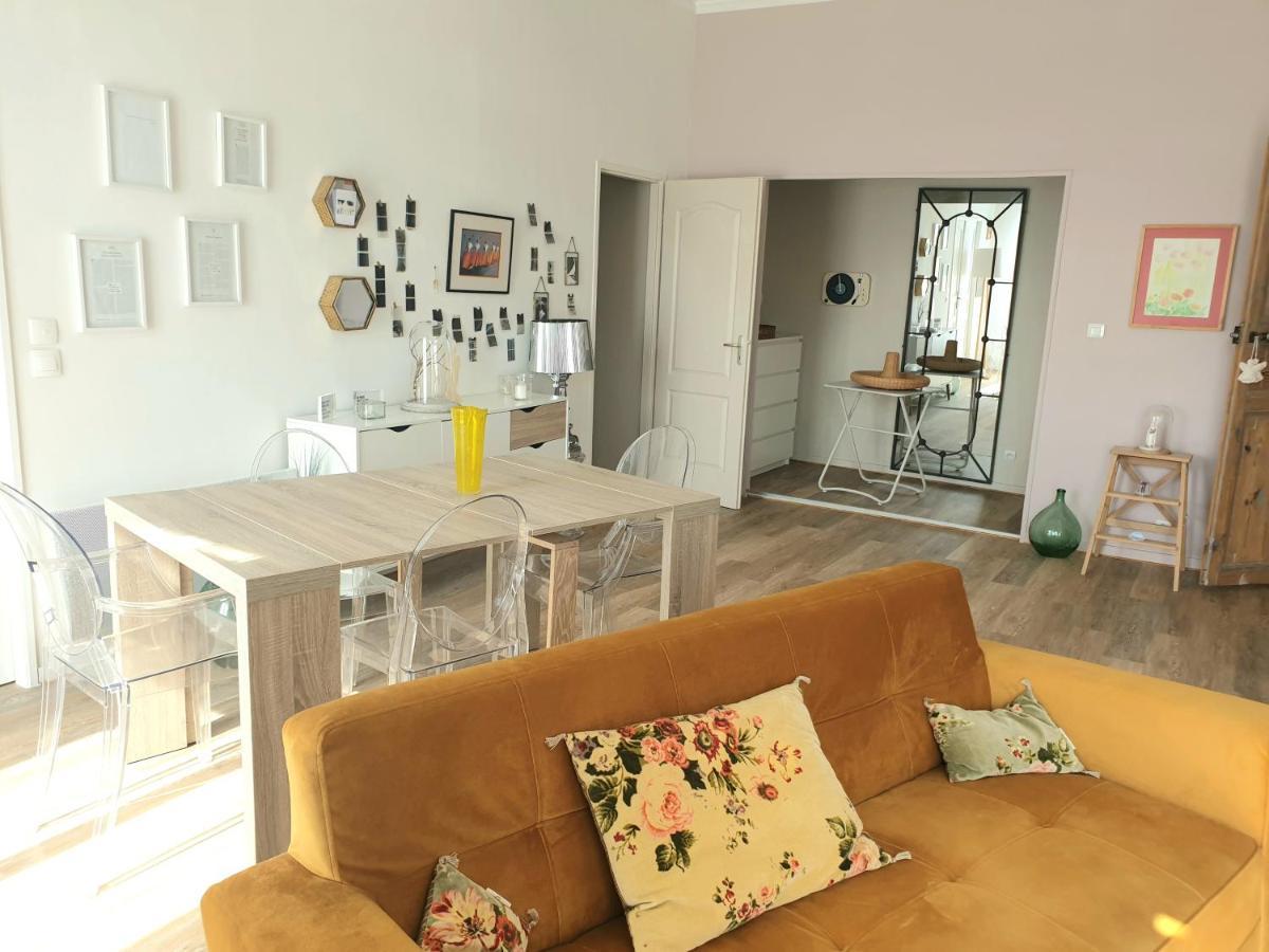 Un Toit Sur L'eau Apartment Agde
